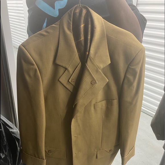 Dress suit